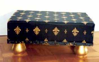 Eines meiner Lieblingshandwerke: Hocker bauen, aus Stoffen aus Paris